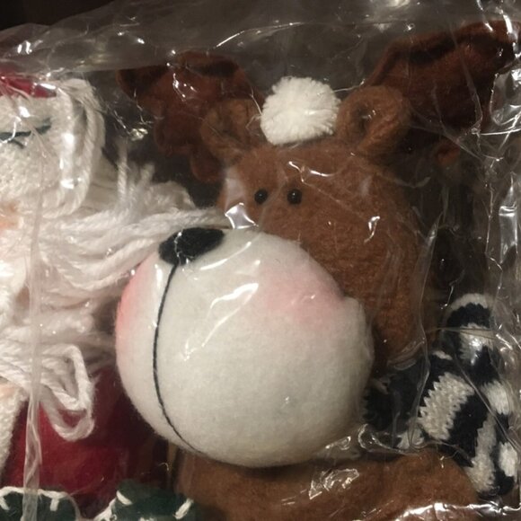 SANTA + REINDEER PLUSH HOLDING SNOWFLAKE TOGETHER VANSON INTL - Picture 3 of 9